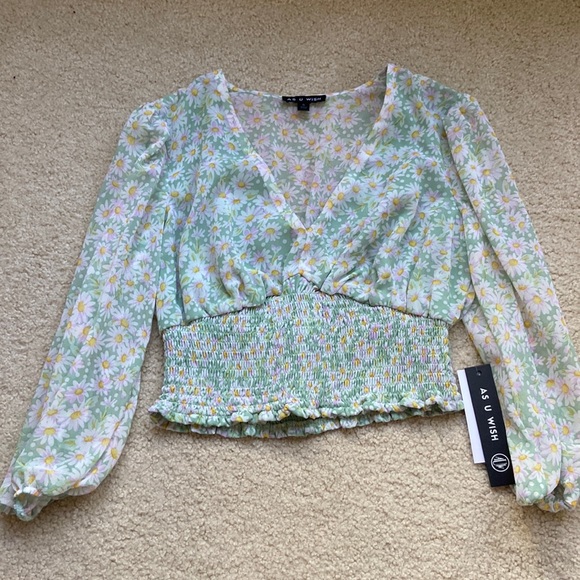 green floral blouse - Picture 1 of 3